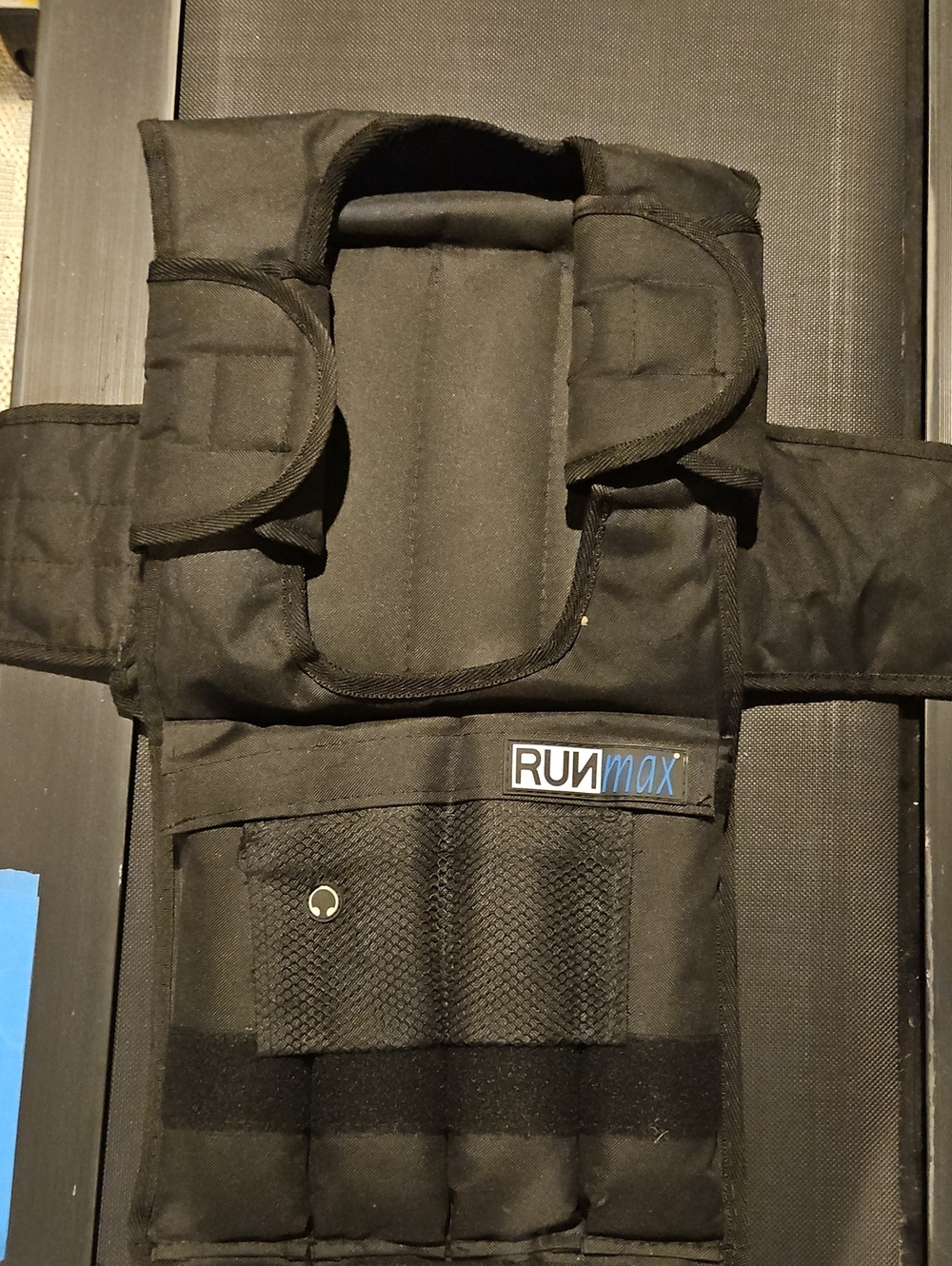 RUNmax 20 lb Adjustable Weighted Vest Black